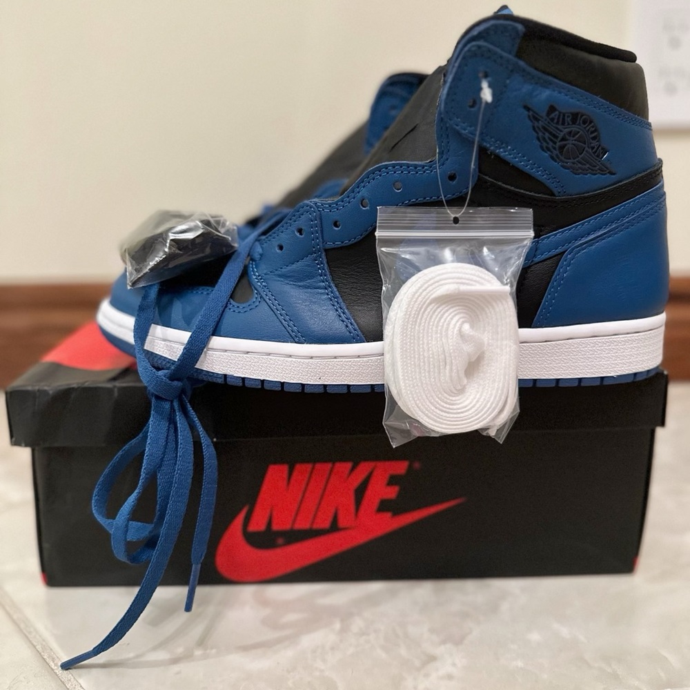 New Air Jordan 1 High Dark Marina Size 9 - Picture 3 of 4